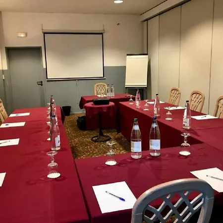 Les Colonnes Strasbourg Zenith Hotel