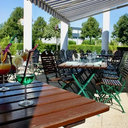 Logis Les Colonnes Strasbourg Zenith 3* Eckbolsheim