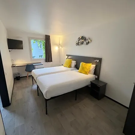Logis Les Colonnes Strasbourg Zenith Hotel 3*