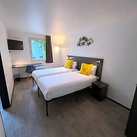 Logis Les Colonnes Strasbourg Zenith Hotel 3*