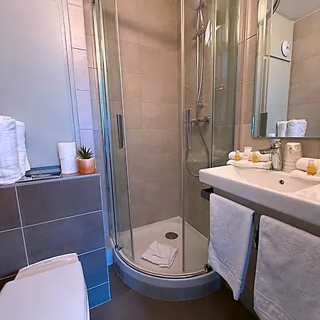 Logis Les Colonnes Strasbourg Zenith Hotel Eckbolsheim