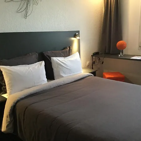 Les Colonnes Strasbourg Zenith Hotel 3*