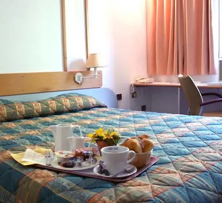 Logis Les Colonnes Strasbourg Zenith 3* Eckbolsheim